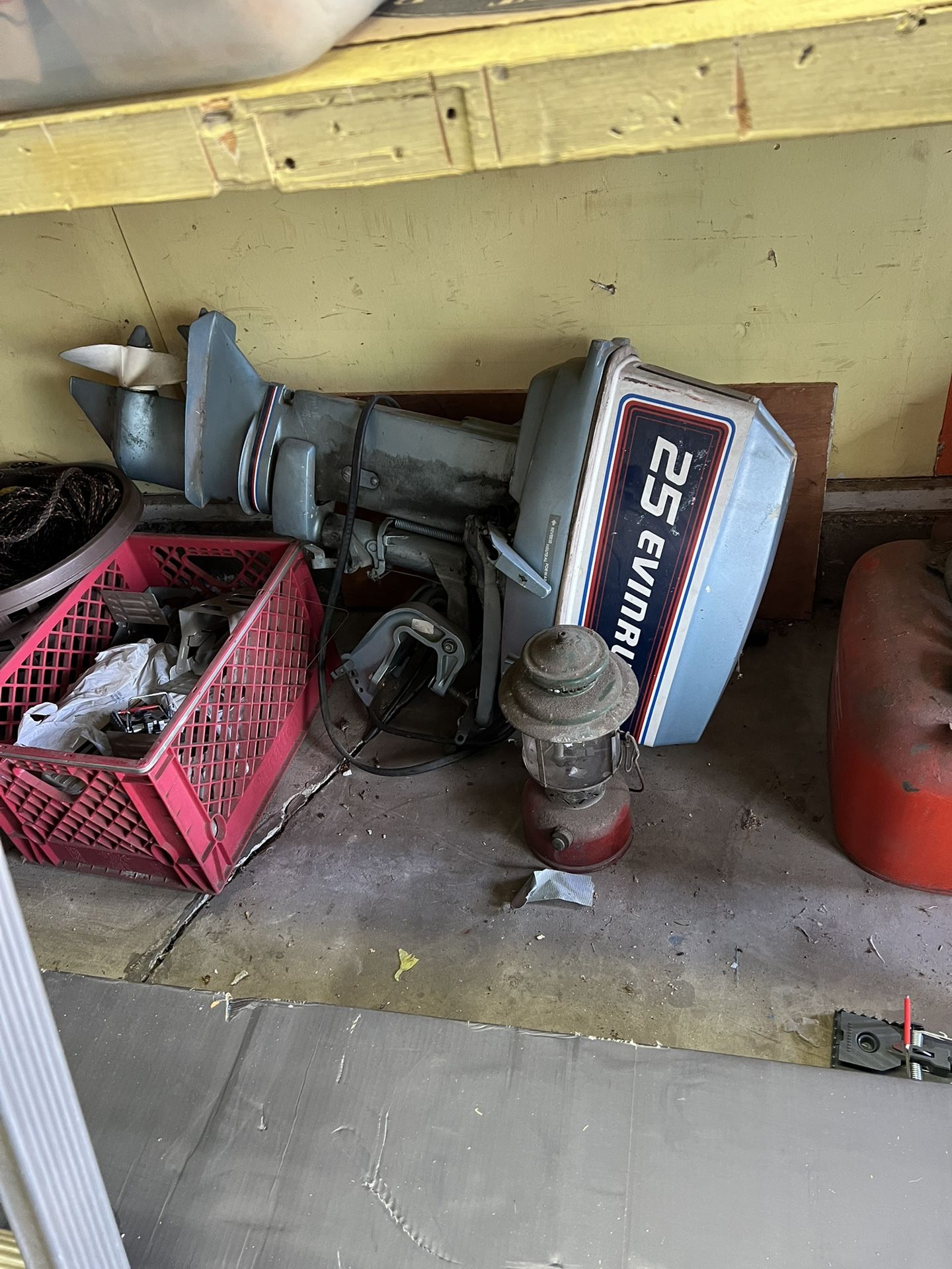 25 horse outboard engine