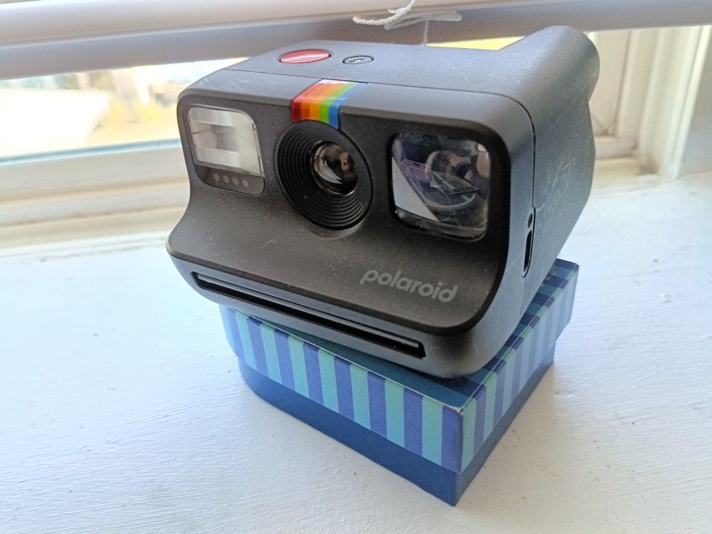 Polaroid Go Instant print Camera And Hi print Bluetooth Printer