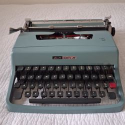 OLIVETTI  LETTERA  32