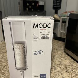 Modo Sparkling Wine Glasses 