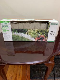 Brand New In Box - GardenPlus 10.5’ Plastic “Stone” Lawn Edging