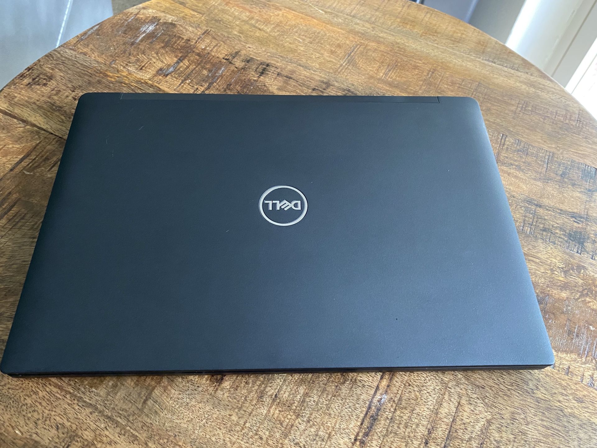 Dell Latitude 7390 in AMAZING shape