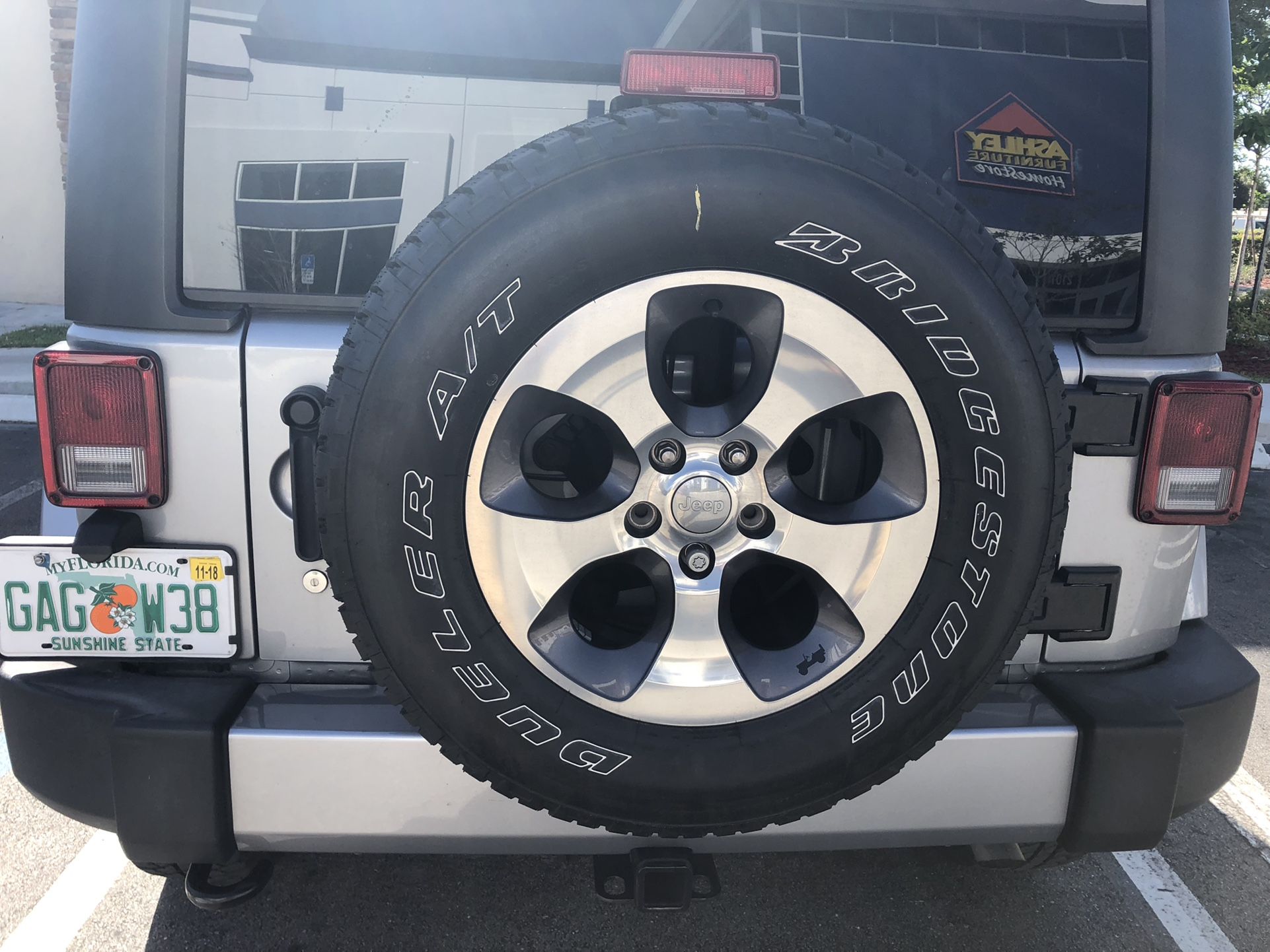 Jeep Wrangler Unlimited Sahara Set Of 5 OEM Rims And Tires For Sale