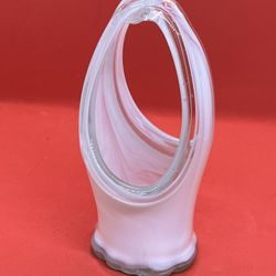 VTG HAND BLOWN ART GLASS BASKET 7” UNMARKED WHITE AND CLEAR GLASS SWIRL STRETCH 