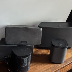 Sonos Speakers 2 Play 3, 1 Play 5, 1 Play 1,  and 1 Sonos 1