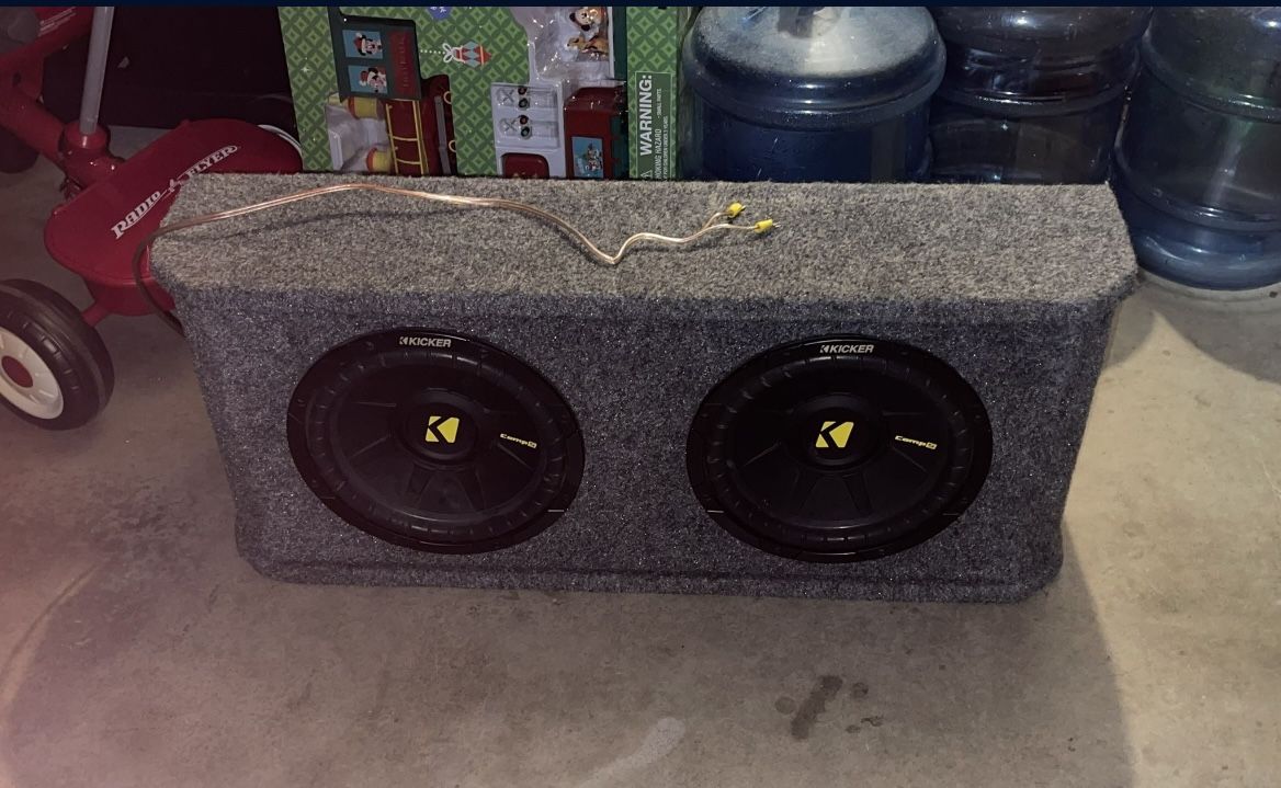 2 10” Kicker Pro Comp Subs And Box 