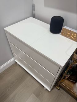 3 drawers Dresser