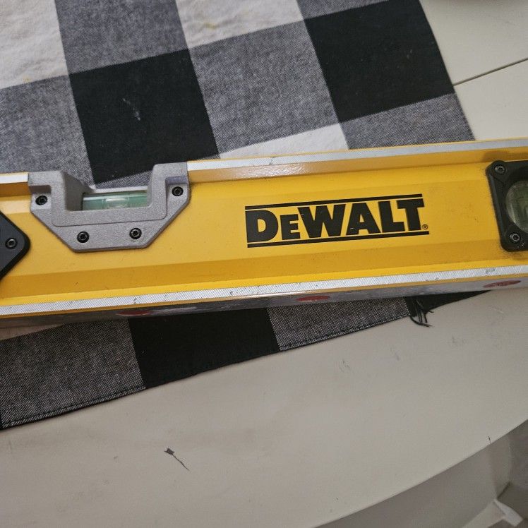 DEWALT
24 in. Leveler