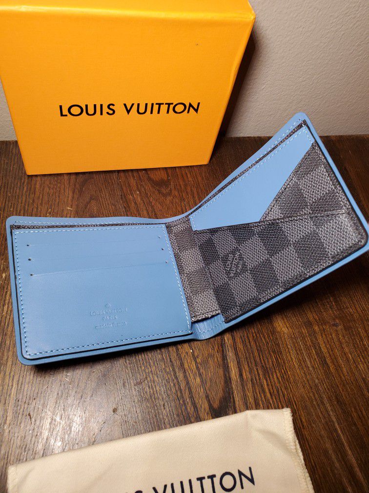 Men's Louis Vuitton Navy Blue Multiple Wallet for Sale in Brooklyn, NY -  OfferUp