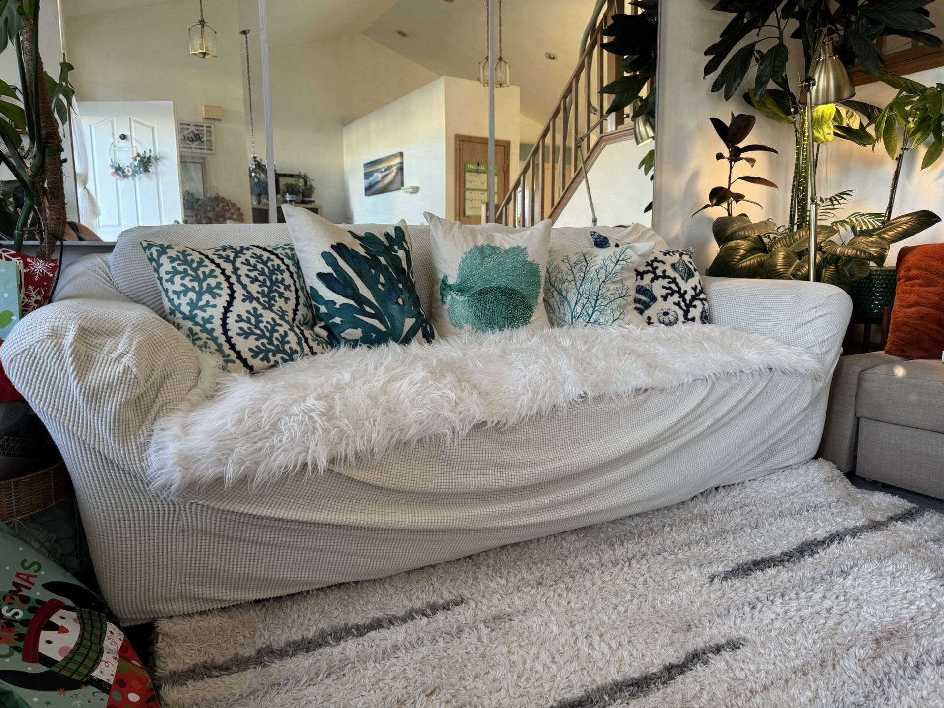 Free Couch , Read Description