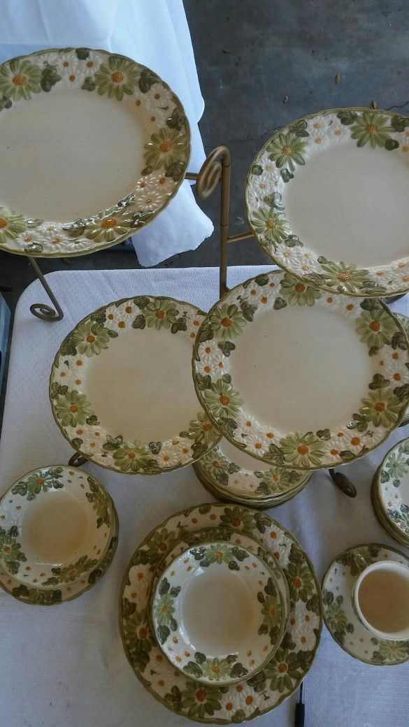 VINTAGE CHINA MARUTA WARE