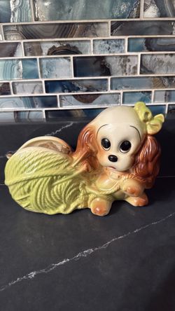 Vintage Hull Pottery Cocker Spaniel Puppy with Yarn Planter 88 USA Ceramic