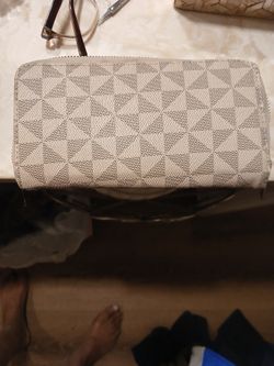 Women's Wallets And Glasses