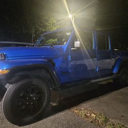 2023 Jeep Gladiator