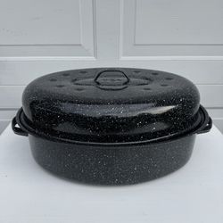 Large Enamel Wear Roaster Pan with lia, USA made.