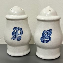 Yorktowne by PFALTZGRAFF Salt and Pepper Shaker set