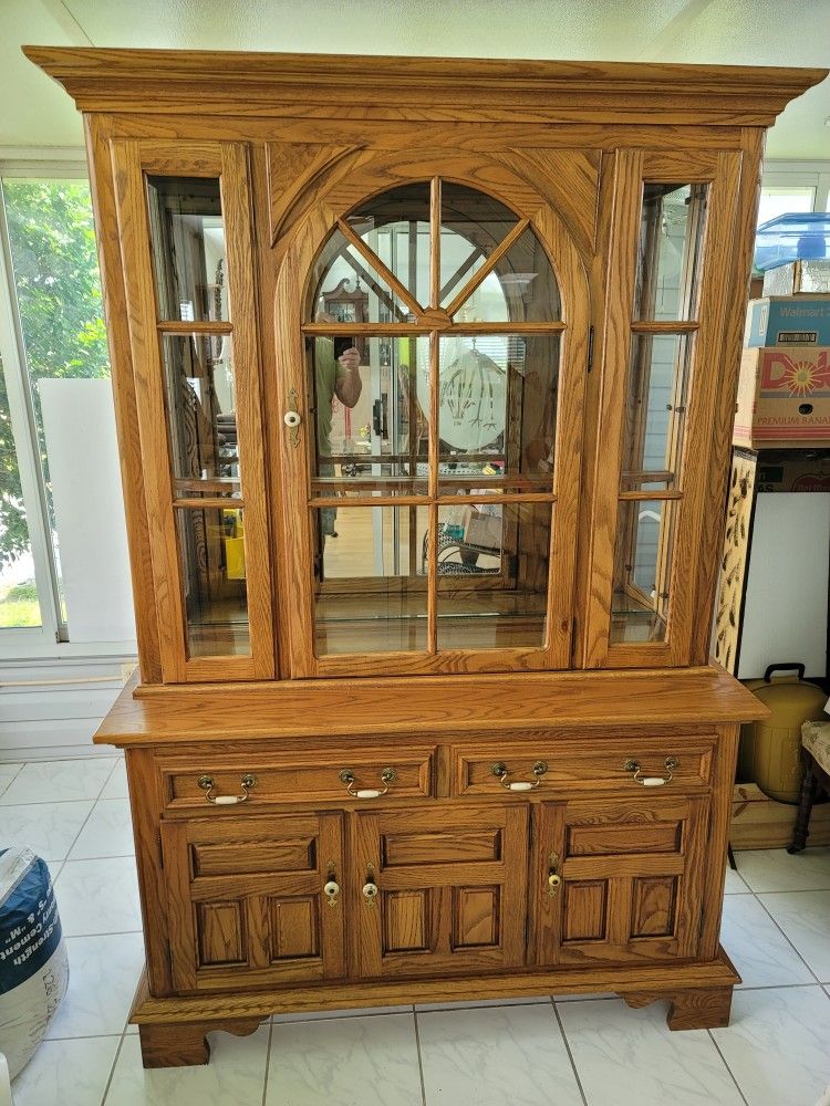 Keller - Oak China Cabinet & Table Chairs