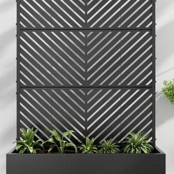 Modern Metal Privacy Screen + Planter w/ Trellis (NEW in Box)