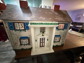 Vintage Wooden Dollhouse Colonial Style