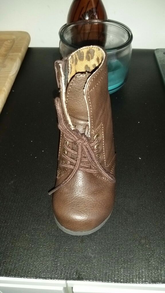 Brown baby girl boots
