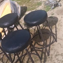 4 Stools 