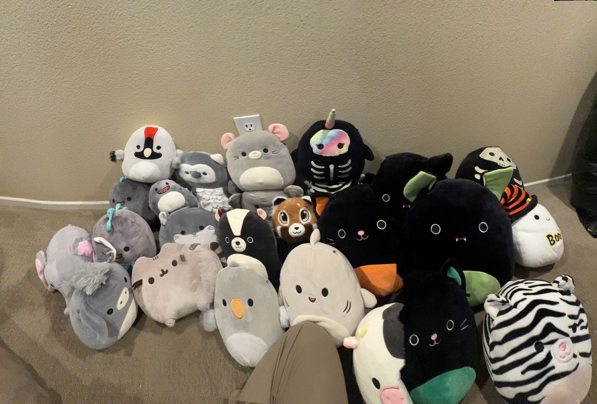 Squishmallows ( Black And Gray Collection)