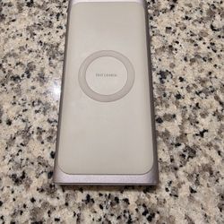 Samsing 10000 mAh Battery Pack With Wireless Charger 