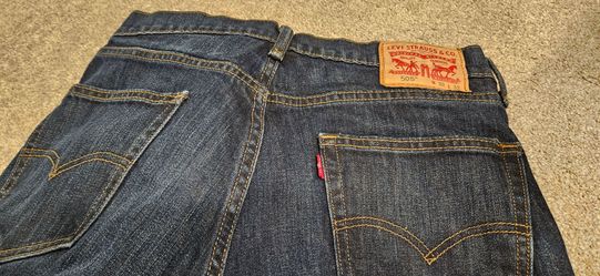 Levi's Men Blue demin sz 32.