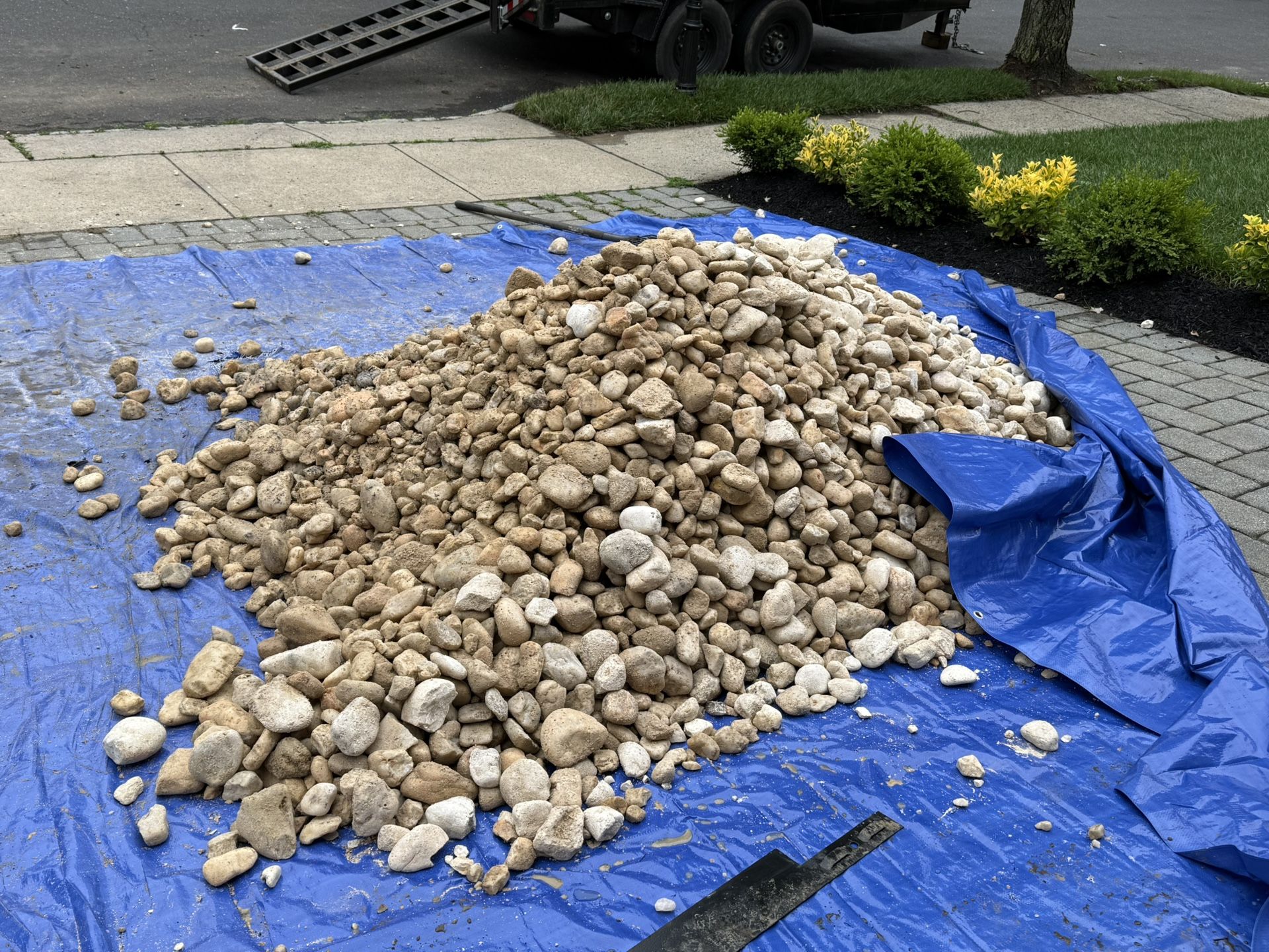 2-4 Inch Goose Egg Stones