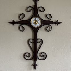 Cross Clock