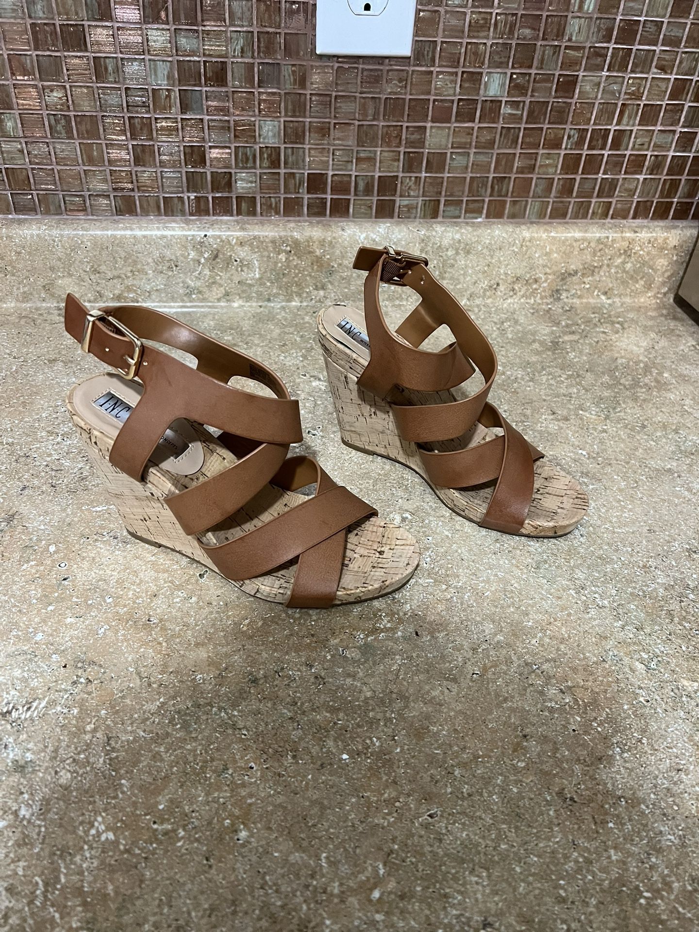 INC Womens Brown Platform Strappy Wedge Sandals. Size 6M