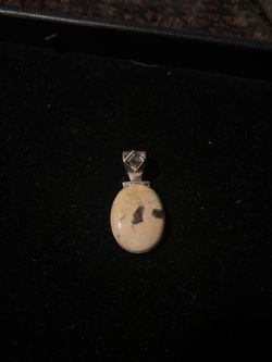 Cocomite Stone pendant