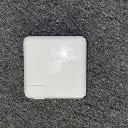 Apple 87w AC Adapter For MacBook Pro. 