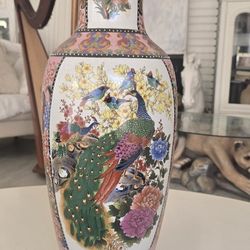 Chinese porcelain vase, 