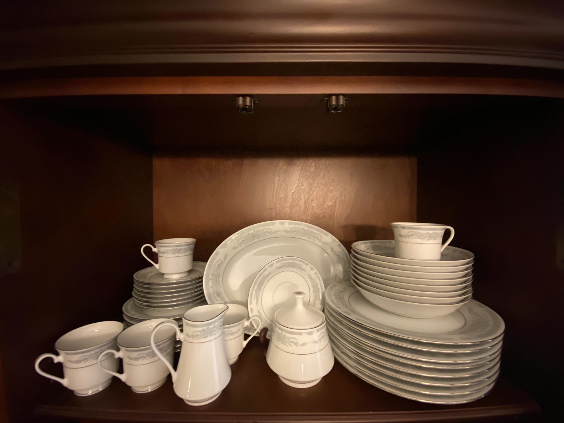 Crown Ming Diana Fine China Jian Shiang Set-40 Pieces
