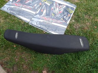 Brand new sdg seat for CR250 hundred dollars or trade
