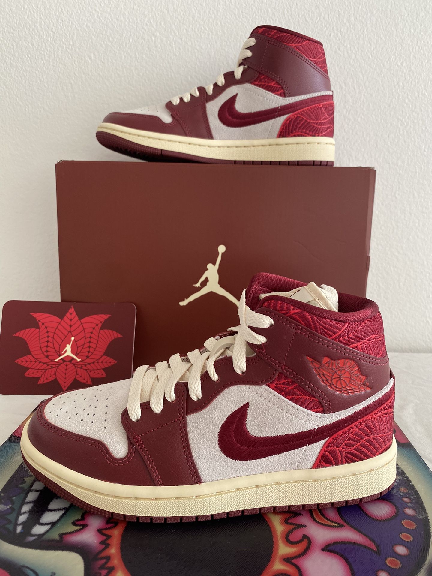 Nike Air Jordan 1 Mid SE Tiki Leaf Team Red women's DZ2820-601 Size W 5 / M 3.5