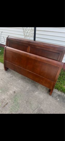 Full size solid wood sleigh bed
