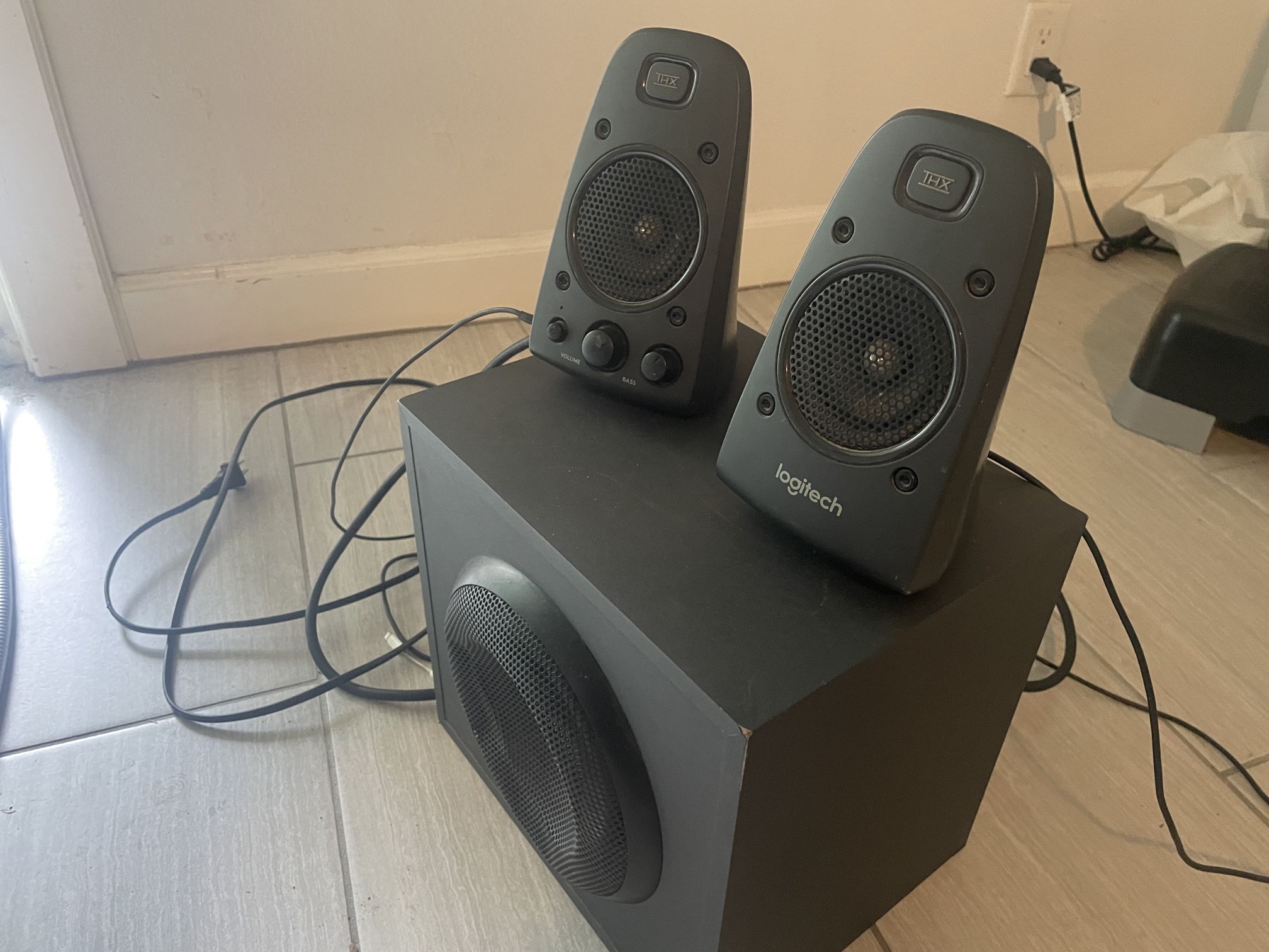 Logitech Z625