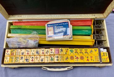 Vintage 1971-72 National Mah Jongg League Set 164 Bakelite Tiles w/ Case & Racks