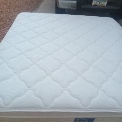 Serta King Size Mattress and Box Spring