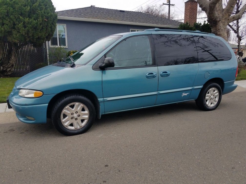 1997 Dodge Caravan