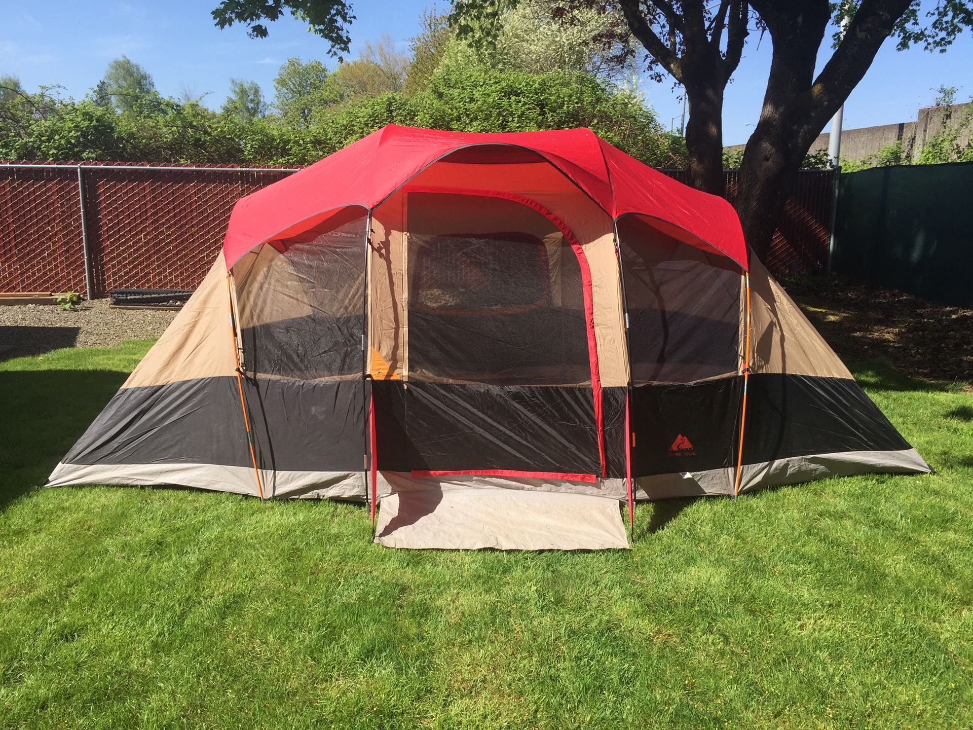 Ozarktrail 16’x10’ Dome Tent