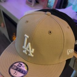 Caps
