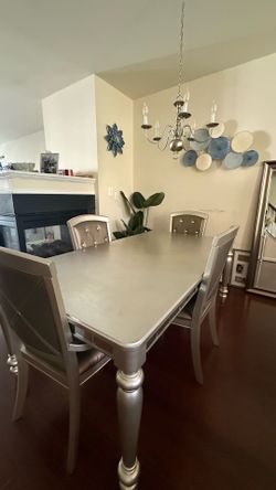 Mirrored Dining Table Set w/ 4 Chairs – Elegant & Stylish