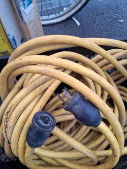 100 ft. Twist lock Extention Cord