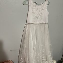 Vestido De Primera Comunión En Excelentes Condiciones Size 8-9 Lo Compre A Mi Hija Y Tiene 12 Anos