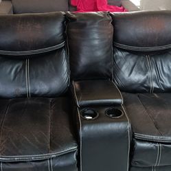 Love Seat With Cupholders 