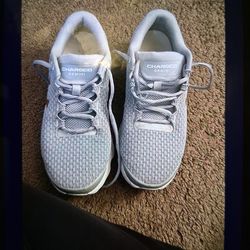 Size 9 Women  Under Armour Shoes
