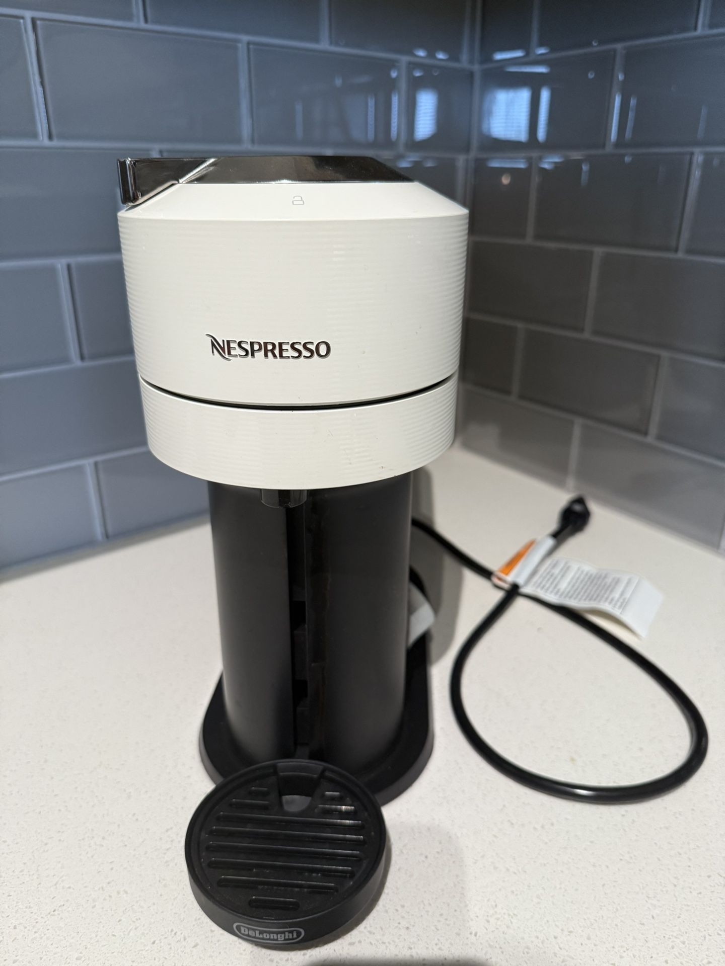 Broken Nespresso Vertuo (for parts/repair) – Excellent cosmetic condition